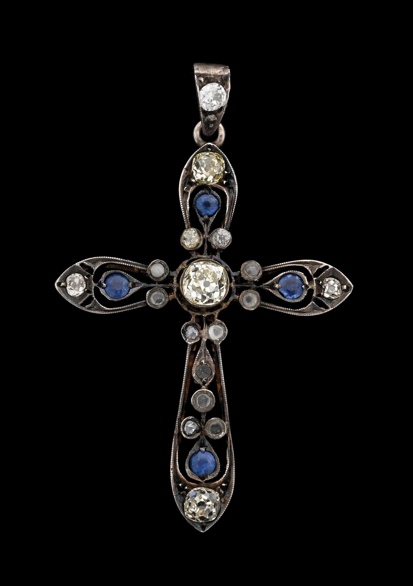 GEORGIAN 18K GOLD & SILVER DIAMOND & SAPPHIRE CROSS: Georgian 18k yellow gold (tested electronically) and sterling silver handmade diamond and sapphire cross pendant consisting of 6 old mine cut diamonds measuring from 5mm to 2.5mm in diameter, 11 rose 