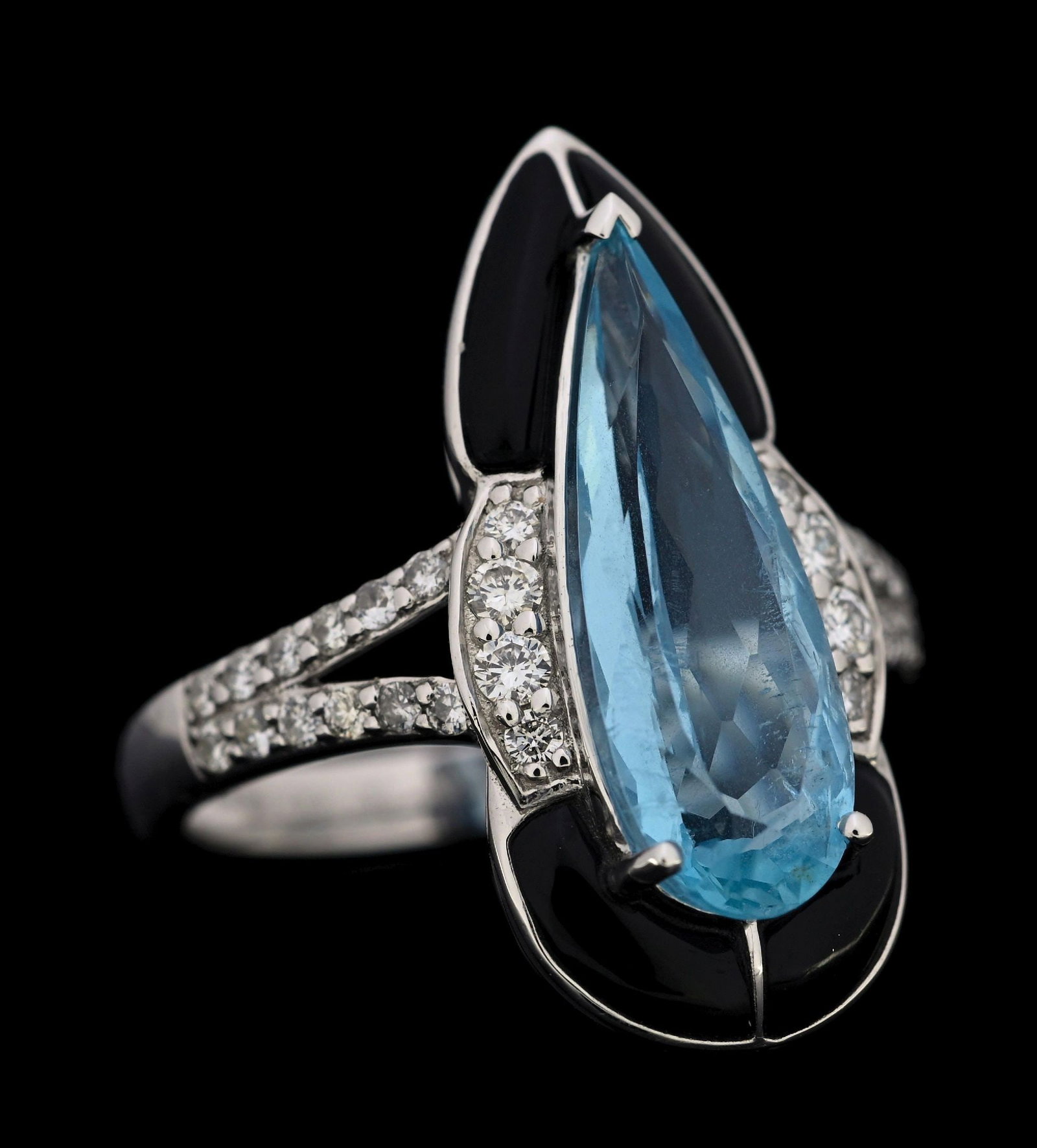 PLATINUM AQUAMARINE & DIAMOND RING W/REPORT: Platinum aquamarine (2.91ct) and diamond (0.36ctw) enameled ring accompanied by an original IAS appraisal report with an ERRV of $12,195.00. (See additional website images for report specifications).