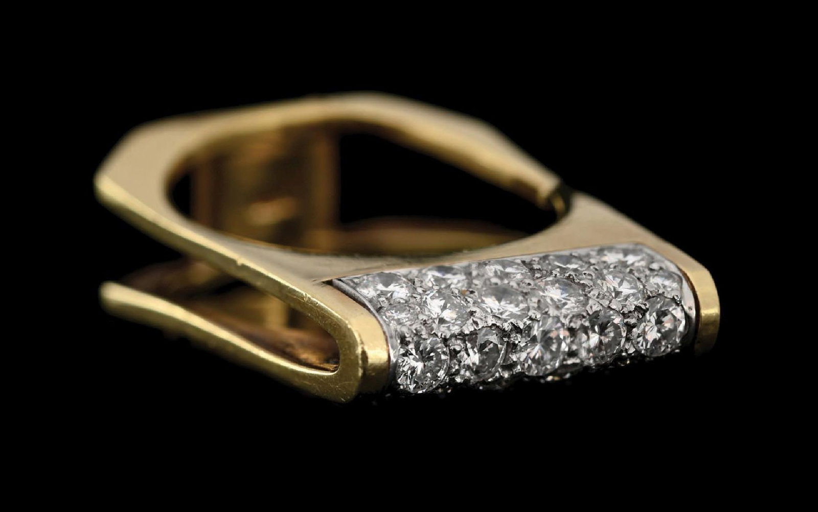 18K T/T GOLD DIAMOND FASHION ESTATE RING, 1.75CT TW: 18k yellow and white gold diamond fashion estate ring consisting of 27 round brilliant cut natural diamonds with a total weight of 1.75cts. Width at top measures 5mm. Finger size 7-1/2. Gross weight