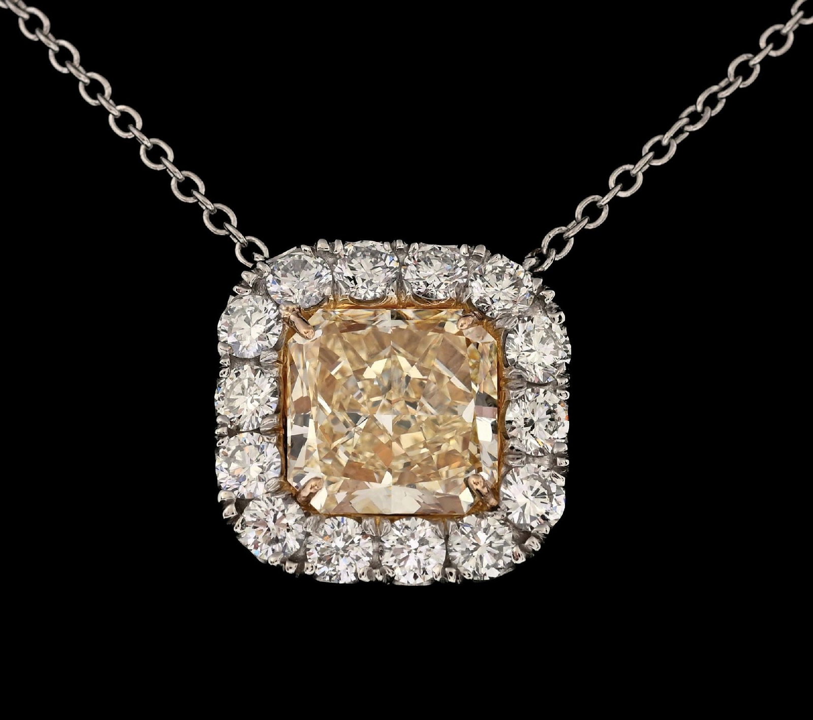 PLATINUM 4CT DIAMOND NECKLACE W/GIA REPORT: Platinum and 18k gold yellow diamond (4.01ct, S/T, VS2) and white diamond (1.45ctw) necklace accompanied by an original GIA natural diamond grading report (See additional website images of report for 