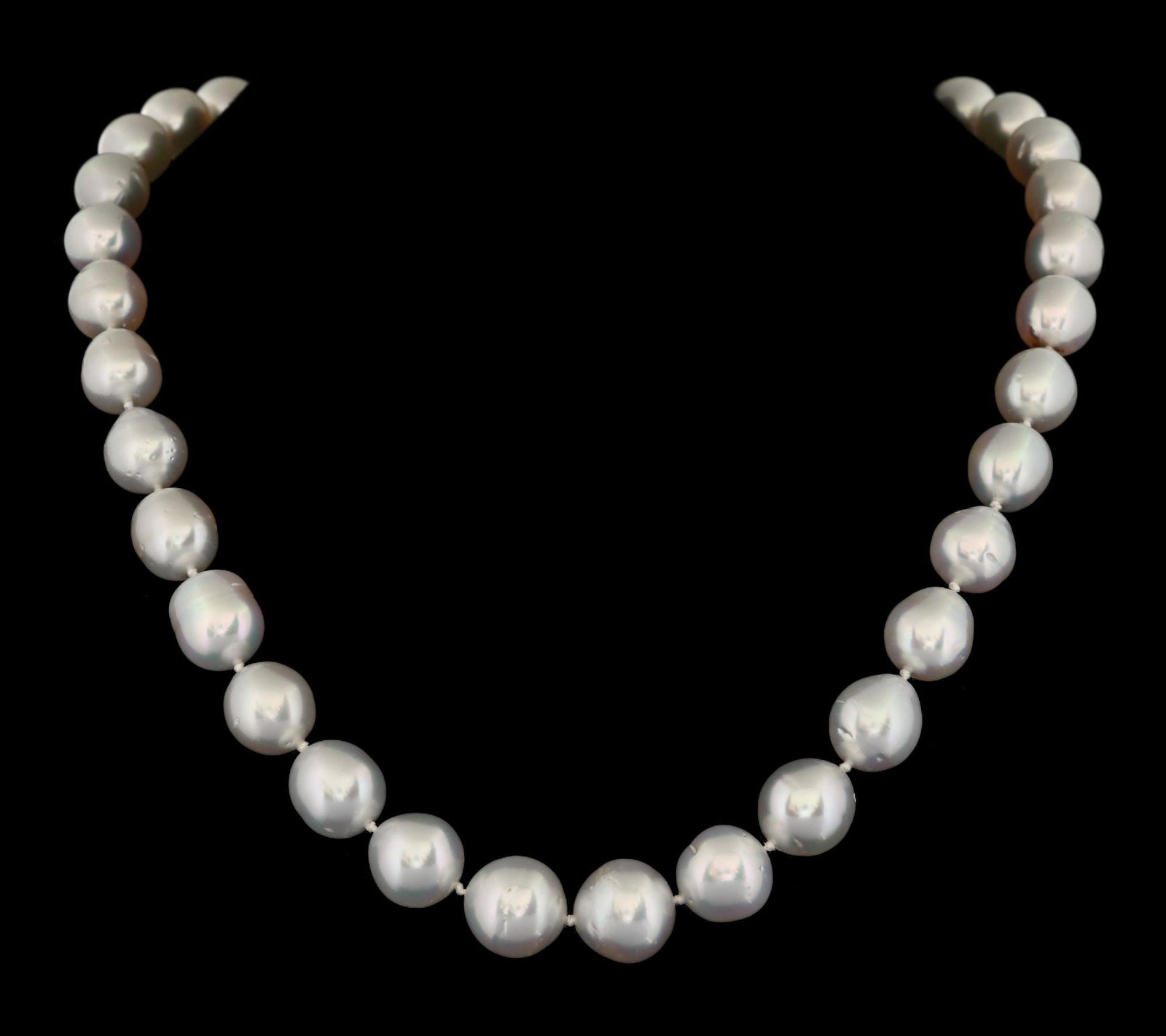 14K WHITE GOLD SOUTH SEA PEARL NECKLACE W/REPORT: 14k white gold south sea pearl necklace accompanied by an original AIGL appraisal report with an ERRV of $11,485.00. (See additional website images for report specifications). Length measures 19". Wid