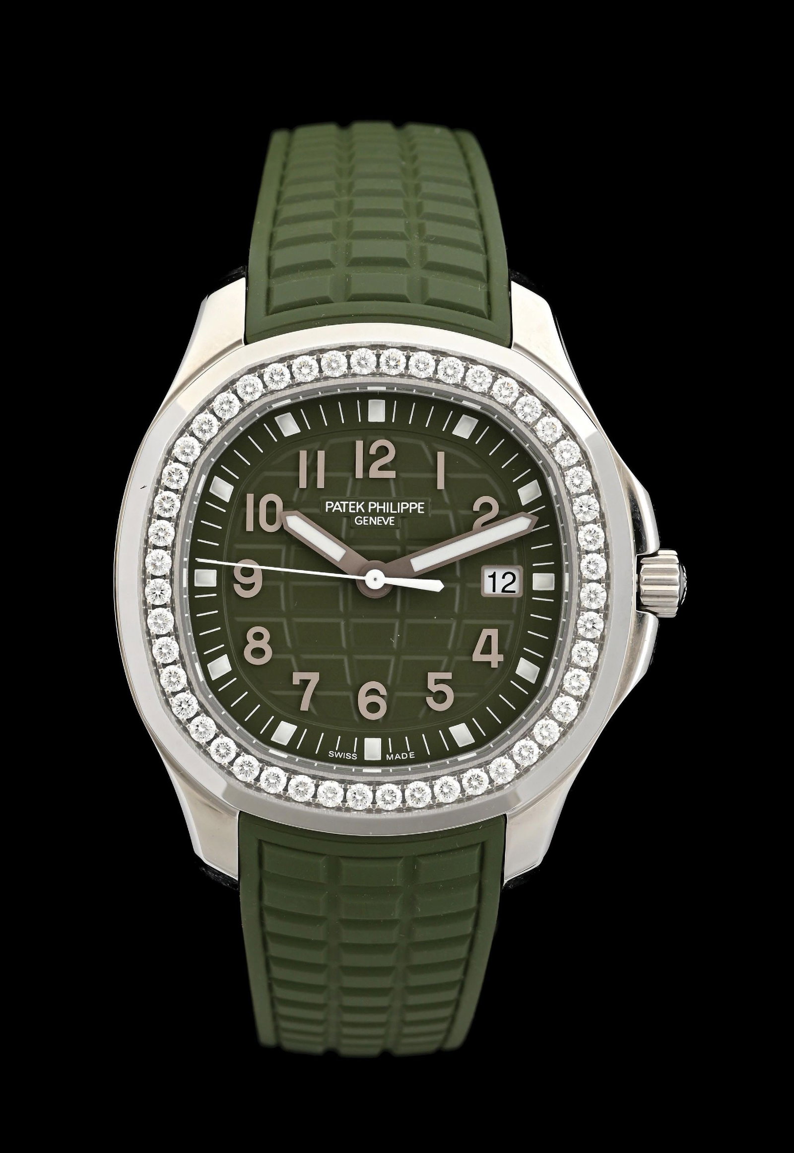 PATEK PHILIPPE AQUANAUT LUCE DIAMOND WRISTWATCH: Patek Philippe 39mm quartz Aquanaut Luce wristwatch, reference 5267/200A-011, in stainless steel with a diamond bezel and green khaki varnished dial with date aperture and applied white gold numerals.