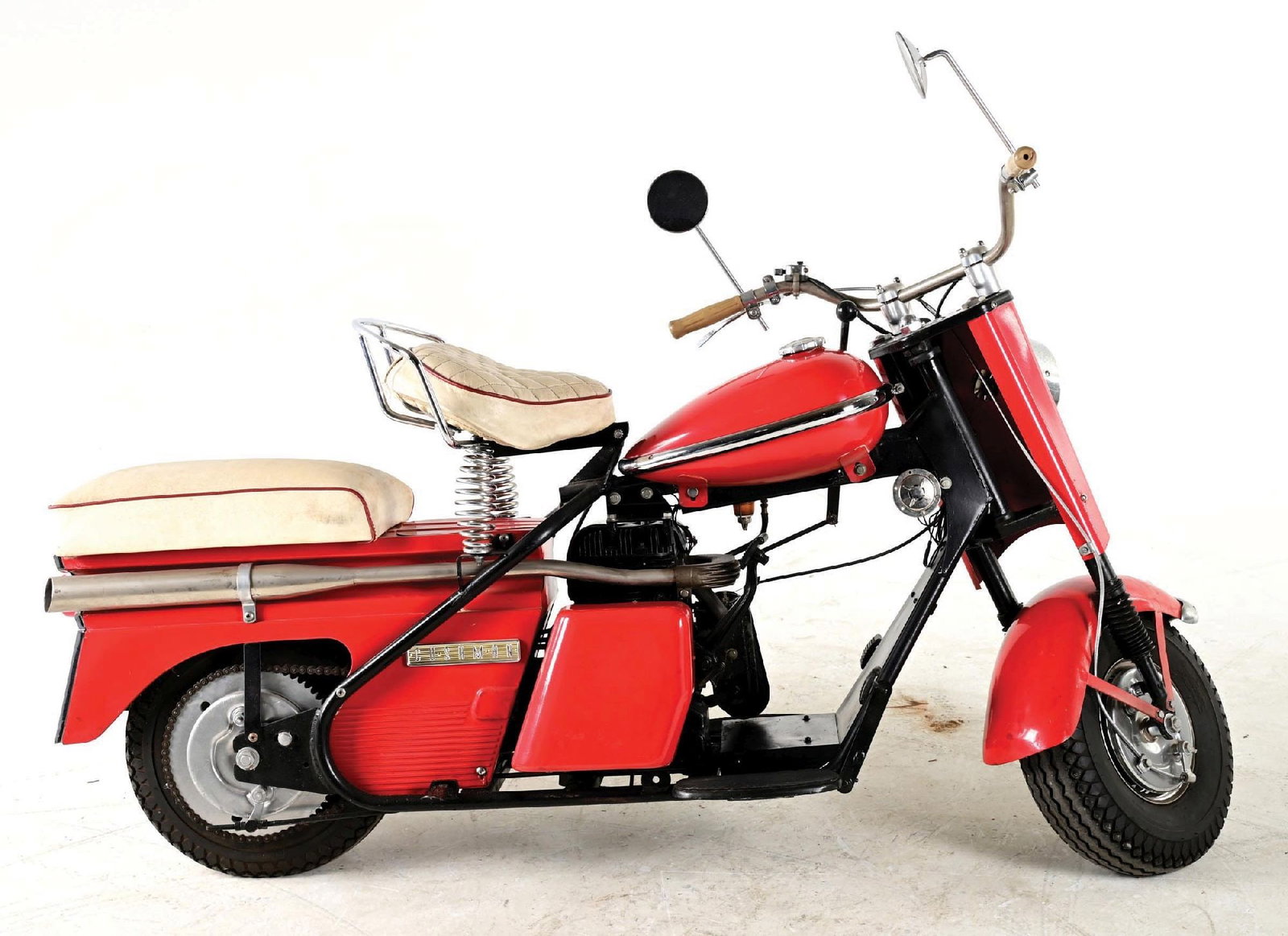1960 CUSHMAN SUPER EAGLE MOTOR SCOOTER (1 of 8)
