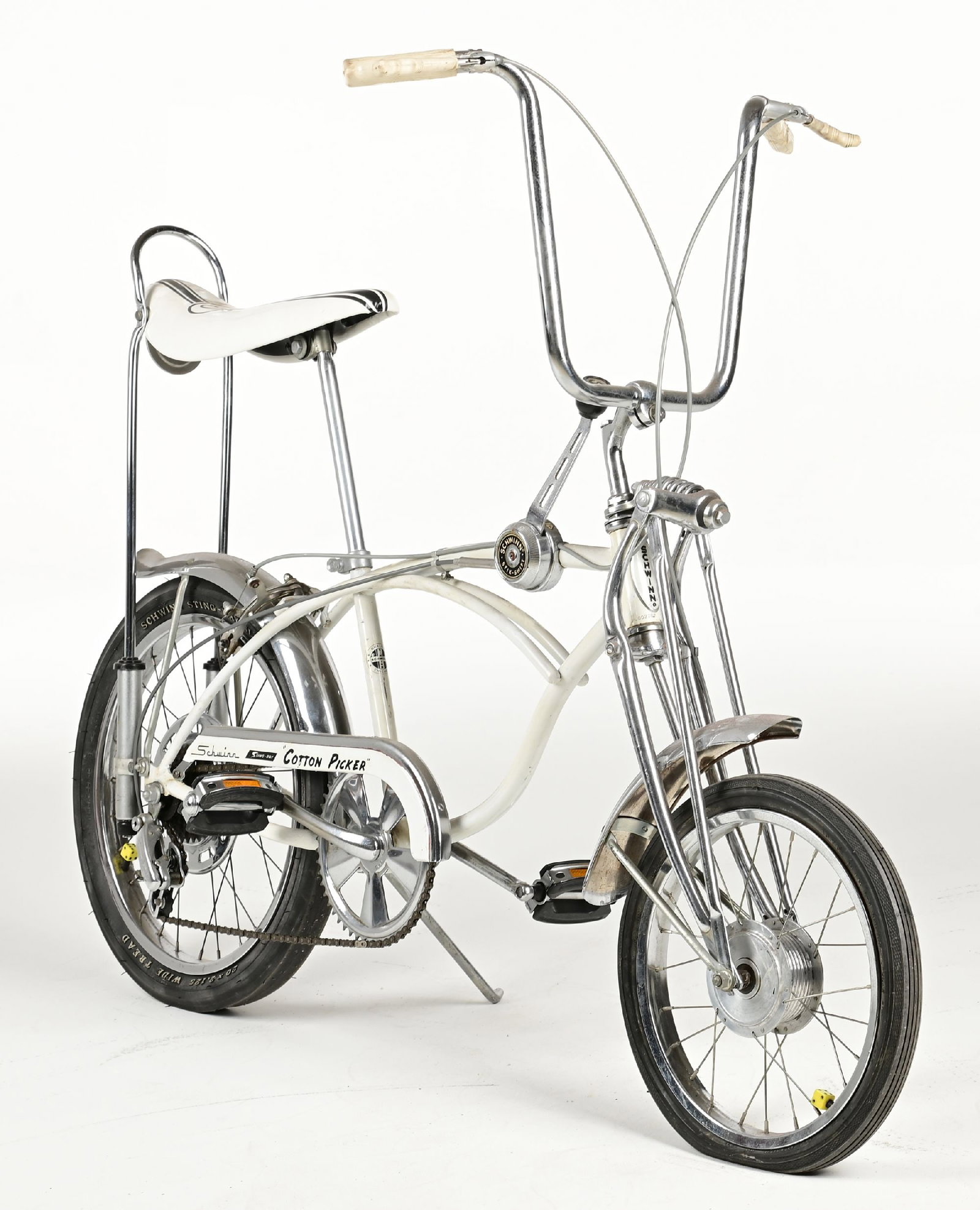 SCHWINN "COTTON PICKER" 5-SPEED STING-RAY BICYCLE SERIAL NO. HJ002768 (1 of 6)