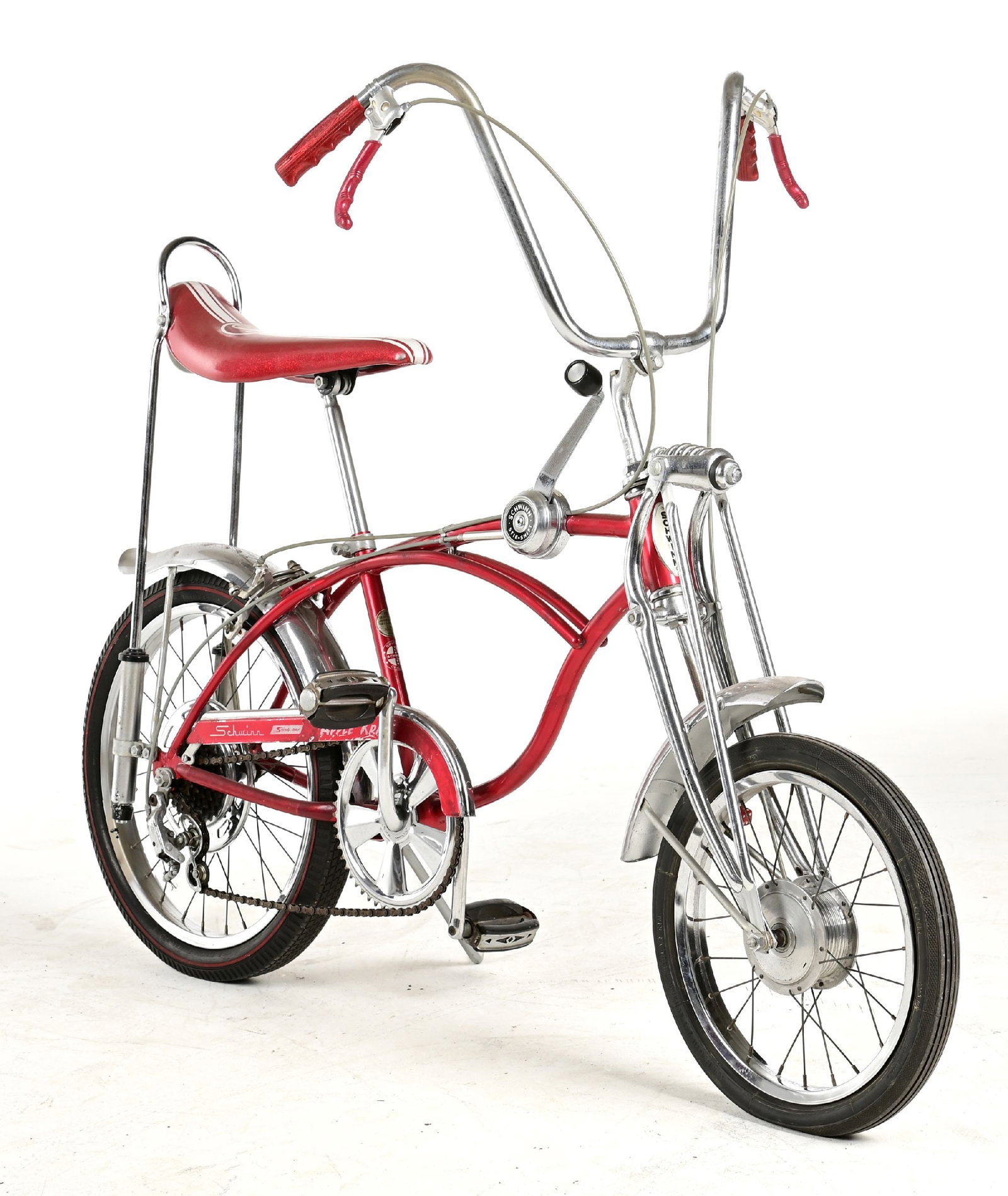 SCHWINN "APPLE KRATE" STING-RAY BICYCLE SERIAL NO. BE34277: CONDITION: Showing a road-used bicycle with original saddle, handlebars, handbrakes, shifter, front fork, and chain guard. Showing some light scuffs and scrapes and light oxidation to the rims. This i