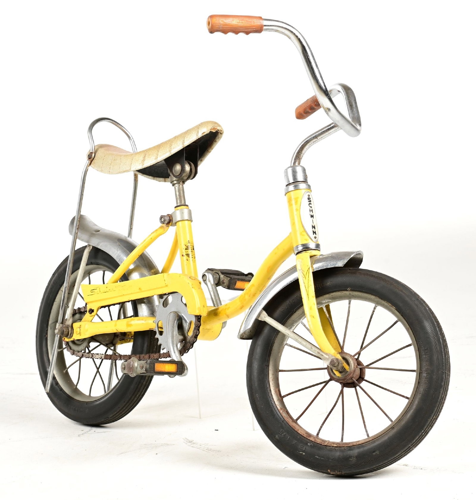 CHILD-SIZE SCHWINN BICYCLE IN ORIGINAL YELLOW PAINT (1 of 6)