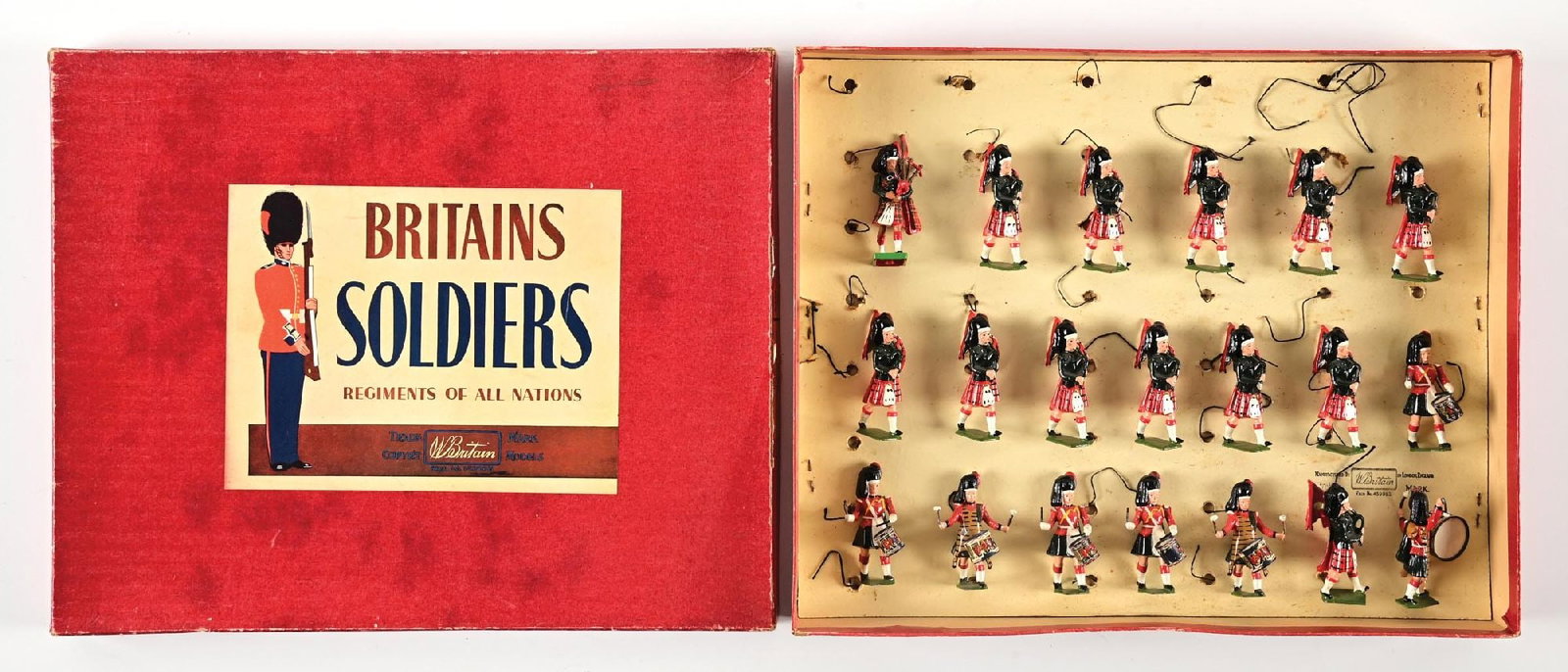 W. BRITAINS NO. 9435 BAND OF THE HIGHLAND PIPERS BLACK WATCH W/ ORIGINAL BOX: Excellent condition with clean box and tie card. 21 pieces. Condition: Dimensions: Box: 14 - 3/4" x 12" x 1 - 3/4"