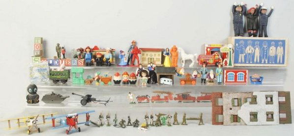 Lot of Miscellaneous Toys & Parts.: Various toys include creative playthings and bendable figures. Condition (Good - Very Good).