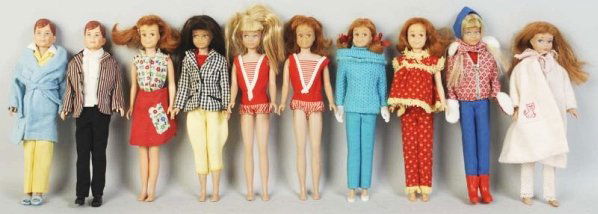 Lot of 10: Skipper & Ricky Dolls.: The dolls in this lot all have assorted partially complete outfits. Condition (Very Good - Excellent).