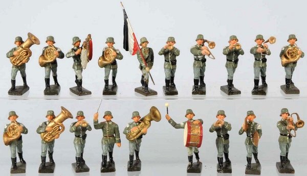 Lot of 19: Lineol 7 cm Marching Band Soldiers.: With various musical instruments. Condition (Very Good - Excellent).