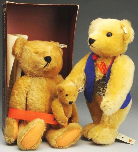 Lot of 2: Steiff Limited Edition Bears.: 1981 Mohair Mother & Baby, all original in box with certificate (wear on box); 1999 UFDC 50th Anniversary bear in bag with labels. Condition (Excellent). Size Largest: 13" T.