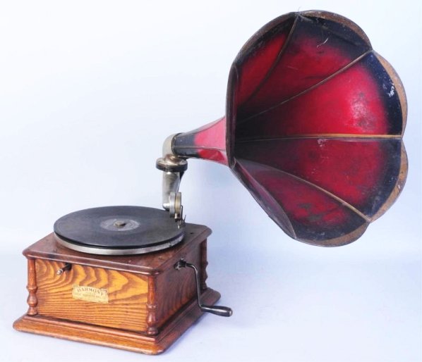 Harmony Type O Record Player.: With a metal horn. Great Northern MFG Company. Works well. Condition (Excellent). Size 12 - 1/2" x 12 - 1/4".12 - 1/2" x 12 - 1/4".(Excellent).