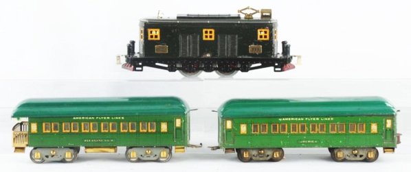 American Flyer Standard Gauge No.4000 Train Set.: Passenger train set. Pre-war. Includes No.4000 electric style engine and two passenger cars. An America pullman car and a Pleasant View observation car. Engine has moderate scratching throughout. Lith