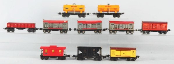 Lot of 10: Piece Lionel Train Set.: Lionel rare rubber stamped black No.2653 hopper car. Has scratched and worn paint mainly on the frame. Some rust on trucks. No.2677 Lithograph Lionel Gondola has dents in sides. Some scratches. No.265