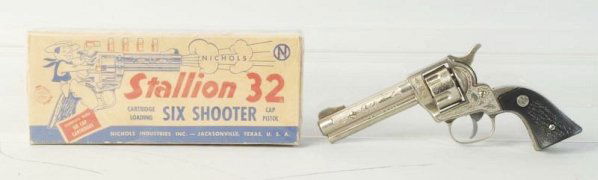Nichols Stallion 32.: Gun has all six bullets. Box is wrapped. Gun (Near Mint - Mint). Box (Excellent). Size 8 - 3/4" L.