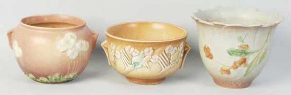 3 Roseville Pieces.: #634 - 4" Primrose vase, #281 - 5" Clements bowl, and a #856 - 5" Ixia flower pot. No damage or repair. Condition (Excellent). Size Largest: 5" T.