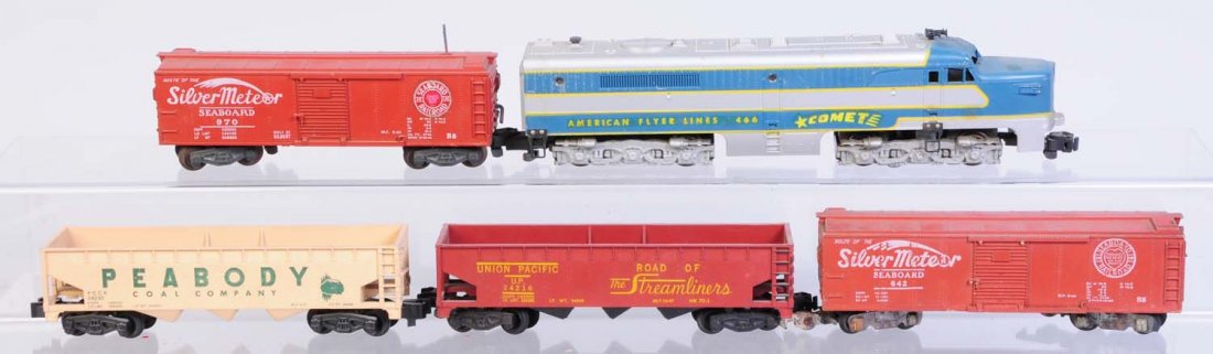 American Flyer No.466 Comet with 4 Freight Cars.: Includes No.466 Comet is complete and all original. No.970 Seabord operating brakeman box car. Missing the man. Little rust on frame. No.24216 Union Pacific hopper car. No.24230 Peabody hopper car. No