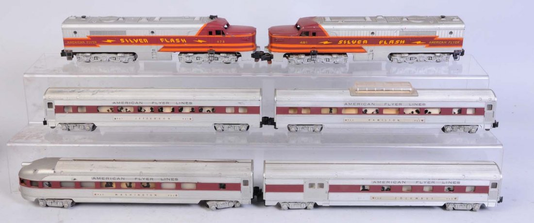 American Flyer No.479, 481 Silver Flash.: With No.960 chestnut stripe passenger cars. Includes No.479 power unit. Silver flash. Complete and all original. Has some scratches and paint chips. No.481 dummy A unit. Missing ornamental horn, has s