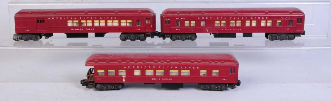 Lot of 3: American Flyer Passenger Cars.: No.953, 953, and 954 passenger cars. No.952 Pikes Peak pullman could clean to better grade. Has a little rust on one coupler and one coupler is broken. No.953 Niagara Falls combo car complete and all 