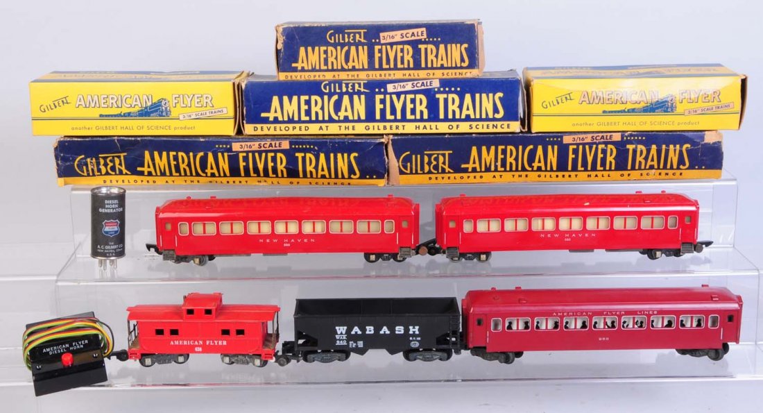 Lot of 5: American Flyer Rolling Stock.: Includes a diesel horn controller also. Two No.650 New Haven passenger car complete and all original. Slight hump to center of roof. Box missing one end. Diesel horn generator in original box. Like ne