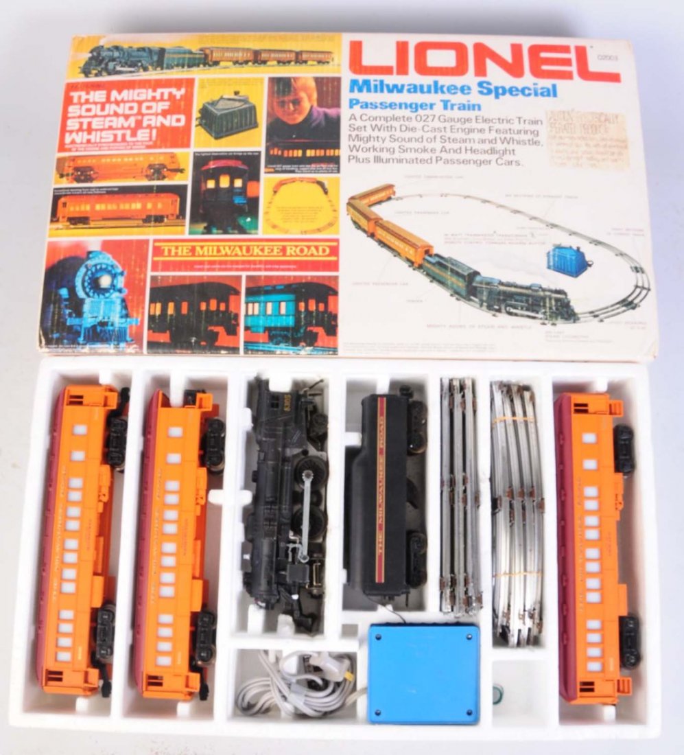 Lionel No.1387Milwaulkee Passenger Set Box.: Set consists of No.8305 locomotive and tender complete like new in original box. No.9500 City of Milwaukee Pullman car. No.9503 City of Chicago car. No.9502 President Washington observation car. Set i