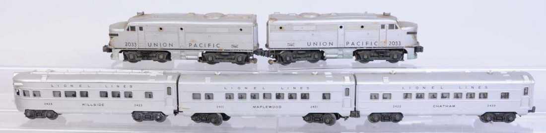 Lionel No.2033 Alcos & 3 Passenger Cars.: Includes No.2333 Union Pacific Alco could clean to better grade. Dummy unit is complete and all original. No.2422 Chatham passenger car has a few scratches on the roof. No.2421 Maplewood has a few scr