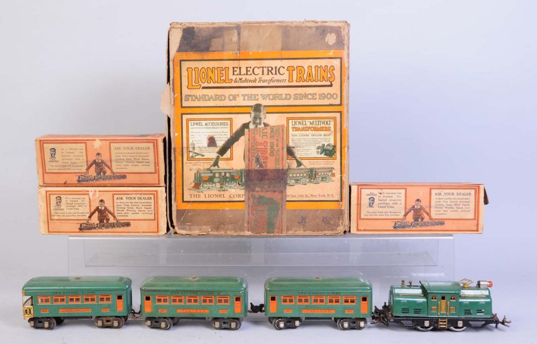 Lionel No.296 Boxed Set.: Includes No.252 with manual reverse strap headlight. Complete and all original except for the bulb. Has some scratches and paint chips. No box for the locomotive. No.607 pullman car. Some scratches an