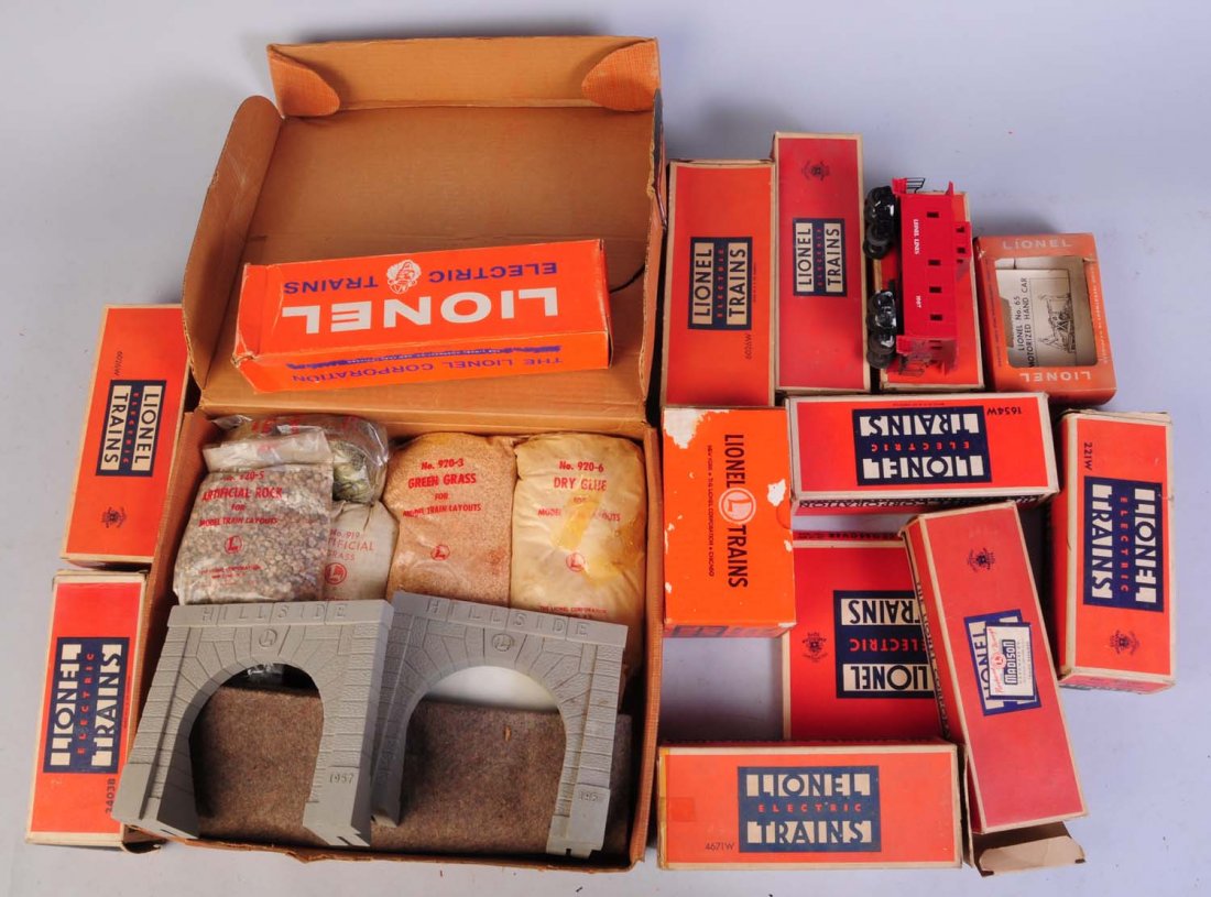 Lionel No.920 Scenic Set & Incomplete Empty Boxes: Set has two tunnel portals. No.920-6 dry glue in original package. No.920-5 artificial rock in original package No.920-3 green grass in original package. No.919 artificial grass in original package. N
