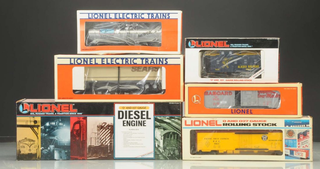 Lionel 18811 Alaska SD9 Diesel & Freights.: Set comes with Lionel No.1811 Alaska SD9 diesel, No.9811 UP reefer, No.19411 Nickel plate road flat, No.19290 Seaboard box car, No.19601North American tanker, and No.16523 Alaskan Railroad caboose. Al
