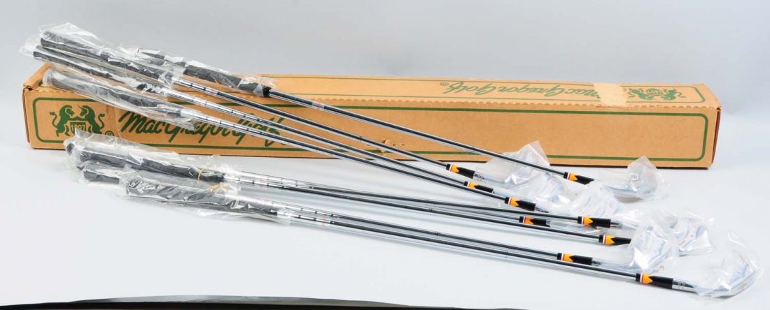 Set Of Golf Clubs & Irons With Case.: Set Of Golf Clubs & Irons With Case. Size Largest : 50 - 1/2" L.