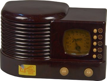 Zenith Plastic Tabletop 2-Knob AM Radio Model 5-R-312.: Zenith Plastic Tabletop 2-Knob AM Radio Model 5-R-312 Horizontal Wrap-Around Louver Grill On Left & 5 Push Buttons. </