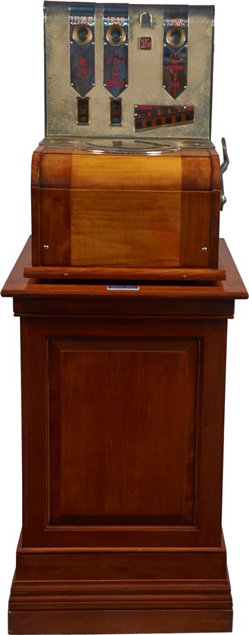 25 Cent Mills Novelty Dice Machine Counter Slot Machine: 25 Cent Mills Novelty Dice Machine Counter Slot Machine on wood pedestal stand c1936, Not in working condition, needs adjustment, Missing Instruction Curve Plate On Front Of Machine, w/ Key & museum i