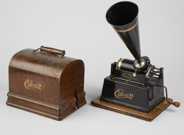 Edison Model C Cylinder Record Phonograph w/ Horn.: Edison Model C Cylinder Record Phonograph Music Player w/ Horn, Pat. 1903, Serial No. G161885, Small portable version w/ lid, crank & wood case.