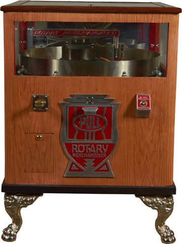 Coin-Op Exhibit Supply Co. Rotary Merchandiser Machine.: Coin-Op Exhibit Supply Co. Rotary Merchandiser “Casino Model” Floor Arcade Clawfoot Vending Machine, Rotating pusher turntable of prizes, Pat. 1934-1935 w/ Keys.