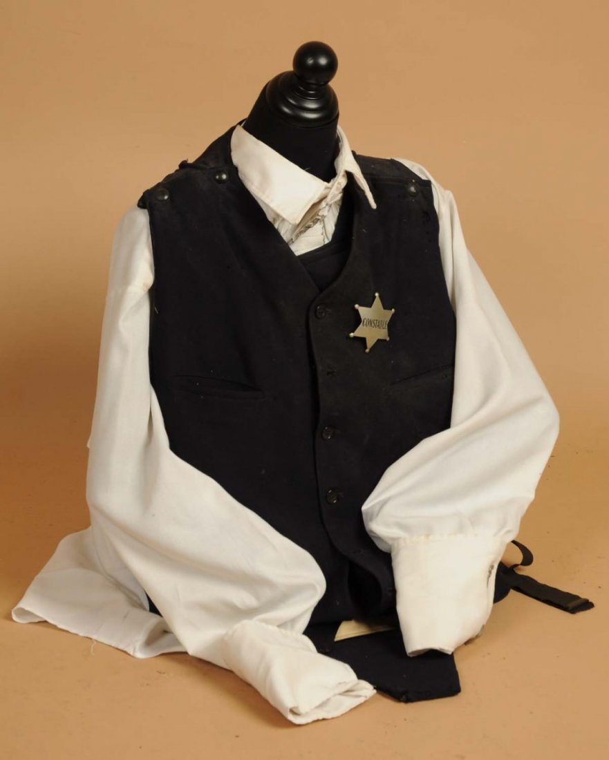 Bulletproof Vest.: Bulletproof vest 1920's Dallas Texas made by American Armor Corp. Condition (Excellent). Size 20" L.