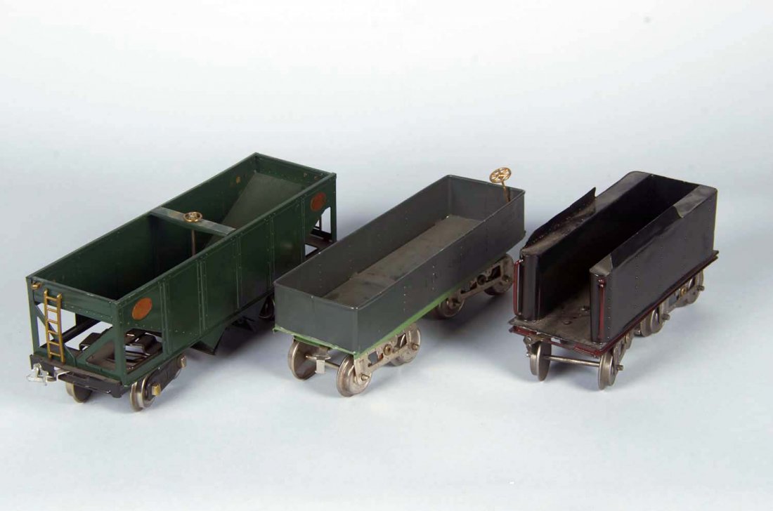 Lionel Lake Shore Gondola Train Car.: Pre - war. Grey standard gauge gondola train car no. 65784. Condition (Very good). Size 9-3/4" x 5" x 3-1/4"