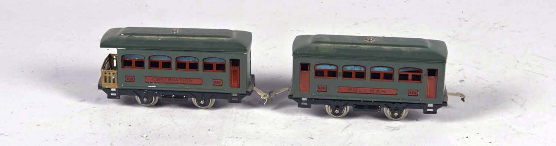 Lot Of 2: Lionel O Gauge Train Cars: Pre - war. Including 629 Pullman and 630 observation car. Both are green with red window frames and doors. Condition (Very good). Size 6-1/2" x 2" x 3-1/2"