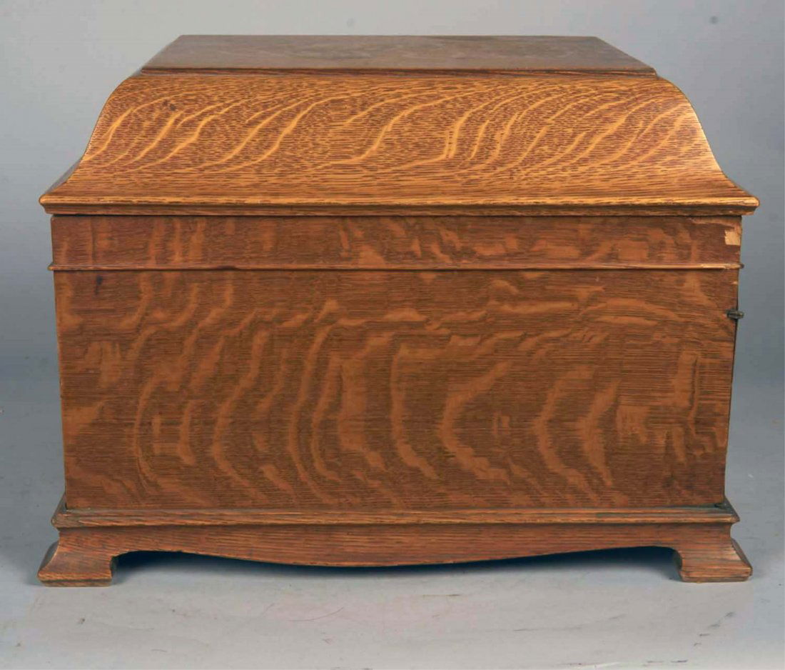 Victor Tabletop Phonograph Player Model VV-IX: 12" turntable plays LP records, Oakcabinet lid has Victrola litho & front speaker slats, Serial No. 51308 c1920 By Victor Talking Machine Co. Condition Excellent Size 17" x 20.5" x 14.5"