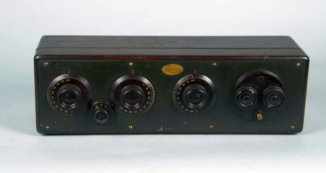 Atwater Kent Tabletop Broadcast Receiver: Model 20c in wood cabinet, circa 1925 Serial No. 362289. Condition (Very good). Size 19.5" x 5.5" x 6"