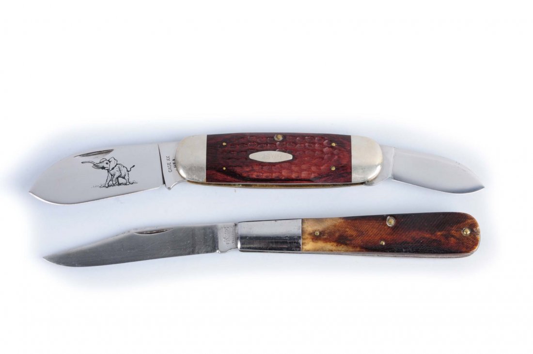 Lot of 2: Case Knives.: Lot includes: a Case Tested XX 5" No. 6143 one-blade "Big Daddy" barlow handled in saw cut green bone. Front scale has some minor damage by rear pin. Back scale has a small chip by rear pin. Blade is