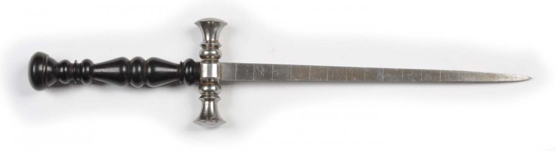 Gunner's & Nombardea's Dasser-Navy Knife.: European Stiletto dagger Navy invented by Venetians and used throughout Europe. Three sided blade with graduation marks on one side. Turned spiral ebony handle, crossguard with truncated quillons. Con