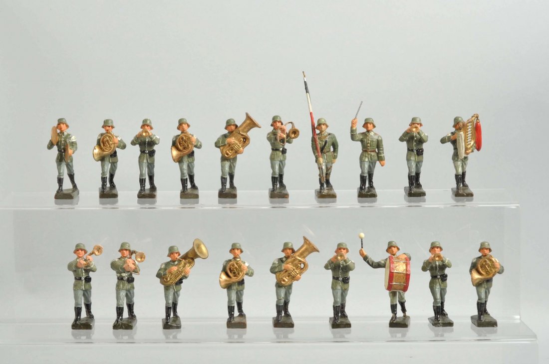 Lot of 19: Lineol Marching Band Soldiers.: With various musical instruments. Many figures have been repainted. Condition (Very Good - Excellent).
