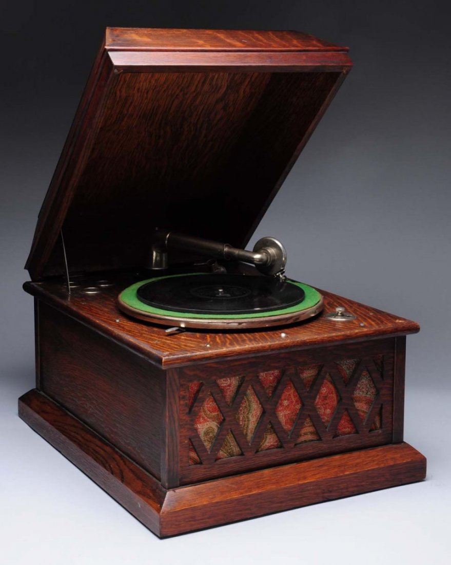 Silvertone Phonograph.: This Silvertone phonograph is in nice condition and works well. Condition (Excellent). Size 14" L.