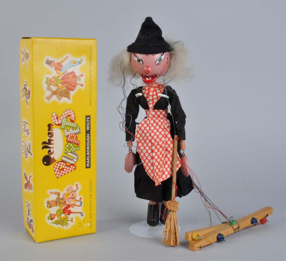 SM WITCH 1970s.: Puppet is in excellent condition, never played with nor displayed, intact control and strings, original box. Longtime popular puppet used for generations from Pelham company.