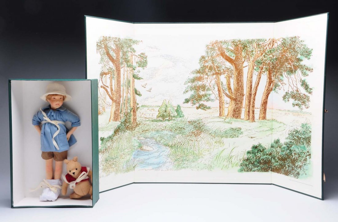 R. John Wright “C. Robin & Winnie-the-Pooh".: No. 813 from 1998 in the original box with certificate. Also including the special Disney backdrop made for this series, in the original box. Pocket Companions are offered in another lot in this sale.