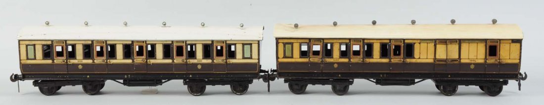 Lot Of 2: 1 Gauge Marklin Passenger Cars.: The first car is complete and all original, one door is a little lose on one side, there are three dents in the roof, roof is a bright white, there is some rust on the couplers but in good condition. 