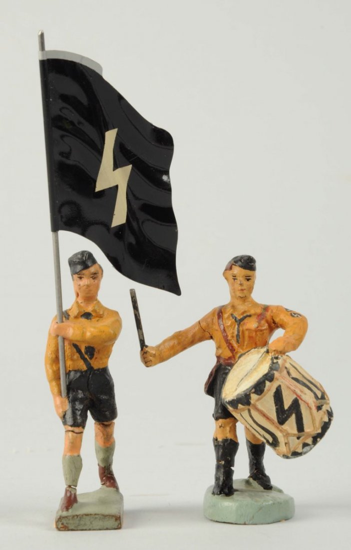 Lot Of 2: Jungvolk Lineol.: Lot includes: a Flag bearer that has a replaced flag and a Elastolin drummer. Condition (Very Good - Excellent).