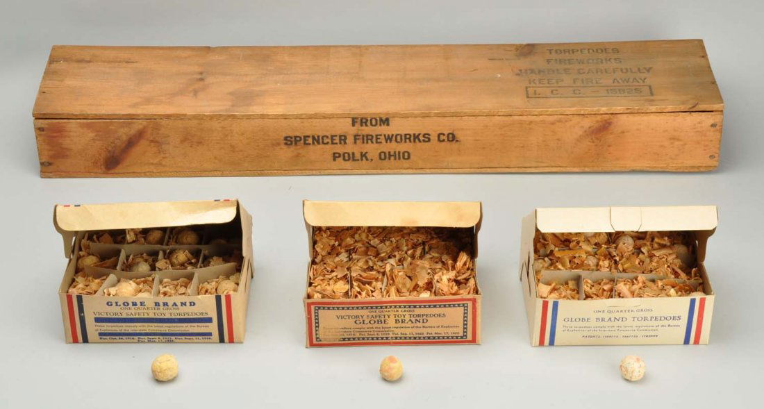 Spencer Wooden Box with Fireworks. (1 of 6)