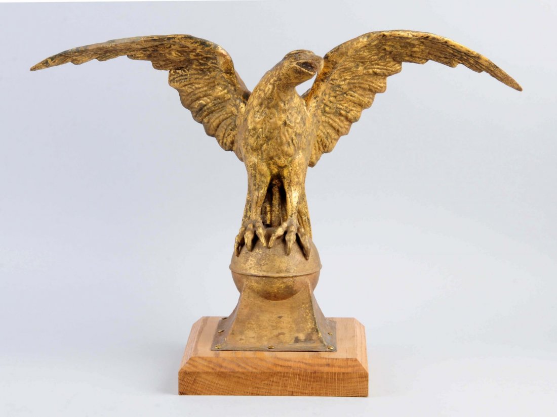 Metal Eagle Figure. (1 of 2)