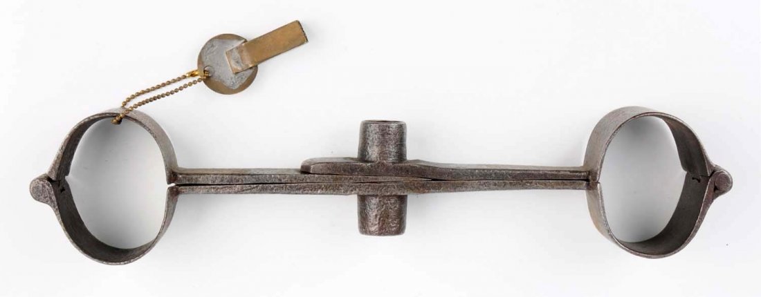 Lilly Iron Bar Handcuff. (1 of 1)